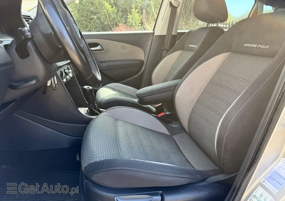 VOLKSWAGEN Polo Cross 