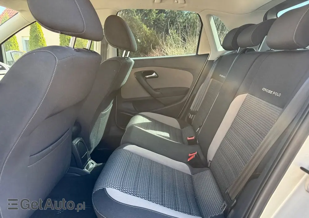 VOLKSWAGEN Polo Cross 