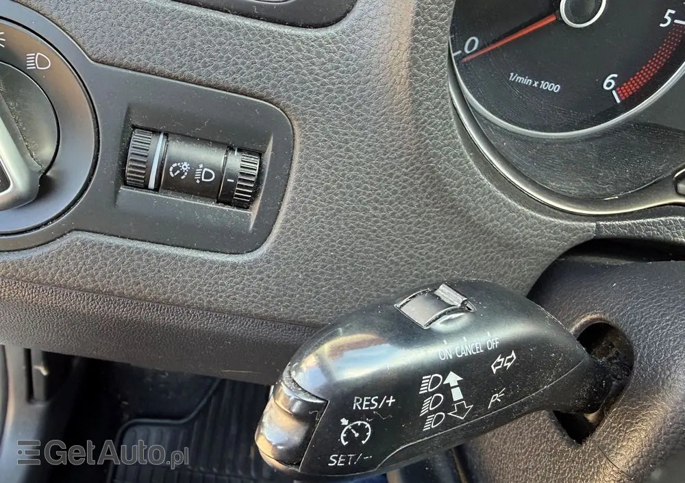 VOLKSWAGEN Polo Cross 
