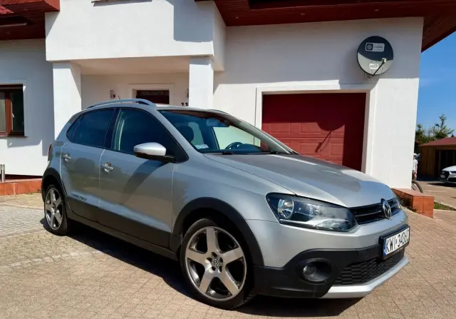 VOLKSWAGEN Polo Cross 