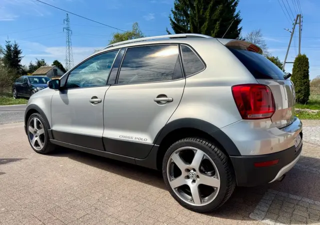 VOLKSWAGEN Polo Cross 