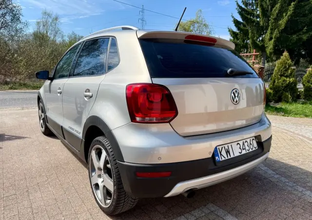 VOLKSWAGEN Polo Cross 