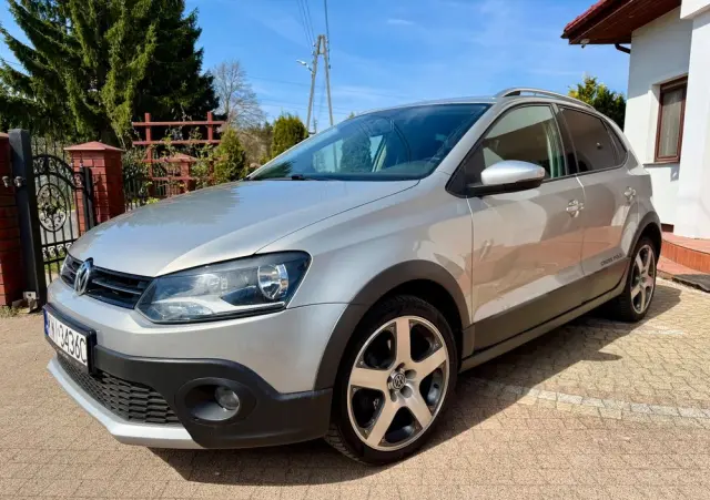 VOLKSWAGEN Polo Cross 