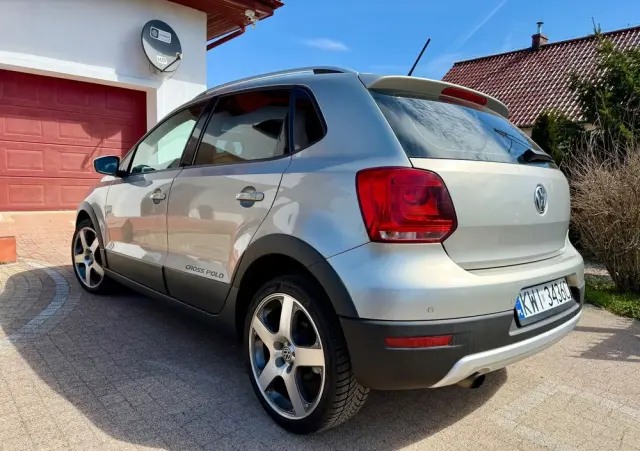 VOLKSWAGEN Polo Cross 