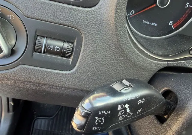 VOLKSWAGEN Polo Cross 