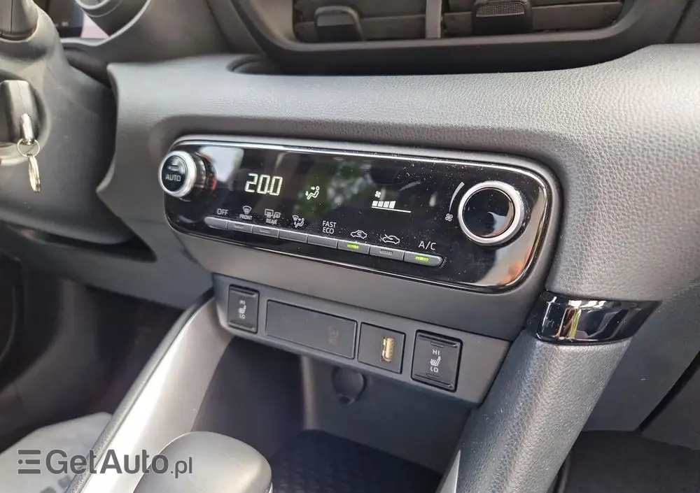 TOYOTA Yaris Hybrid 1.5 Comfort