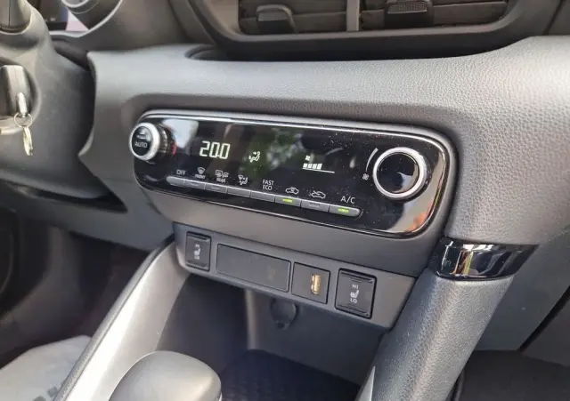 TOYOTA Yaris Hybrid 1.5 Comfort