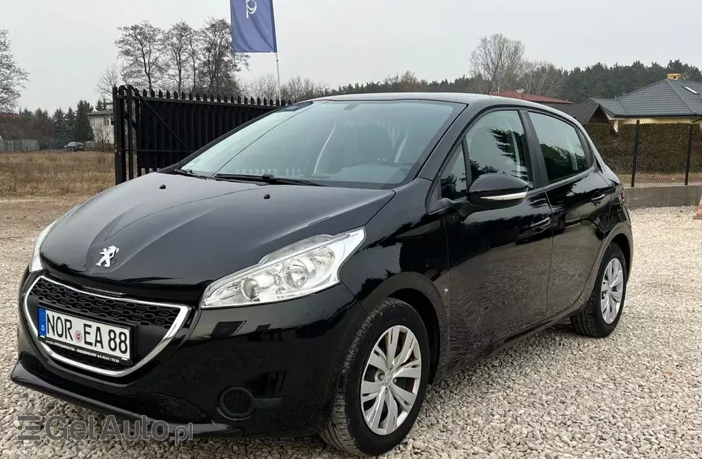 PEUGEOT 208 