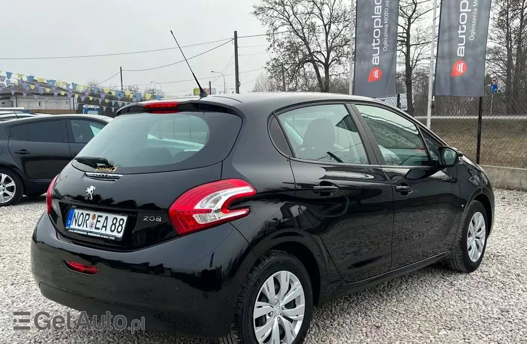 PEUGEOT 208 