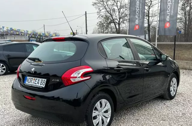 PEUGEOT 208 