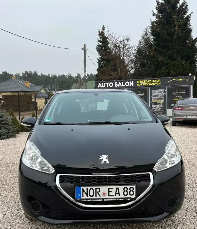 PEUGEOT 208 