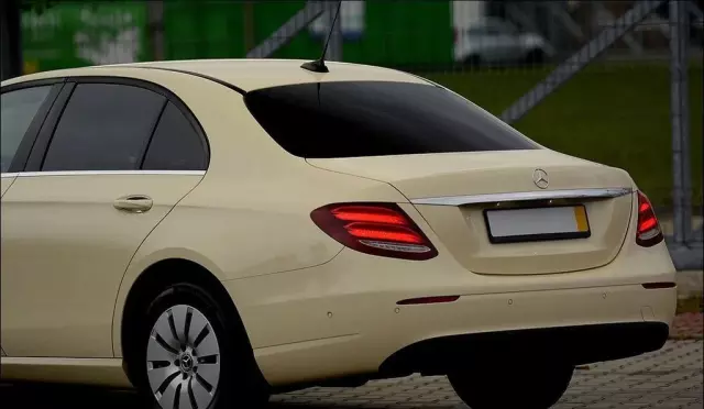 MERCEDES-BENZ Klasa E 