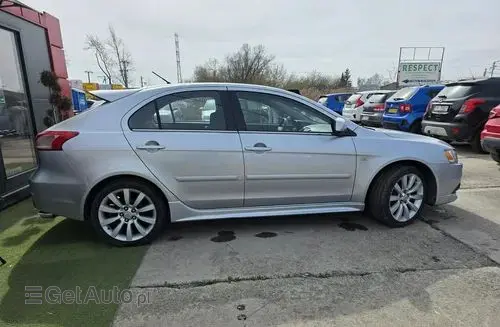 MITSUBISHI Lancer 