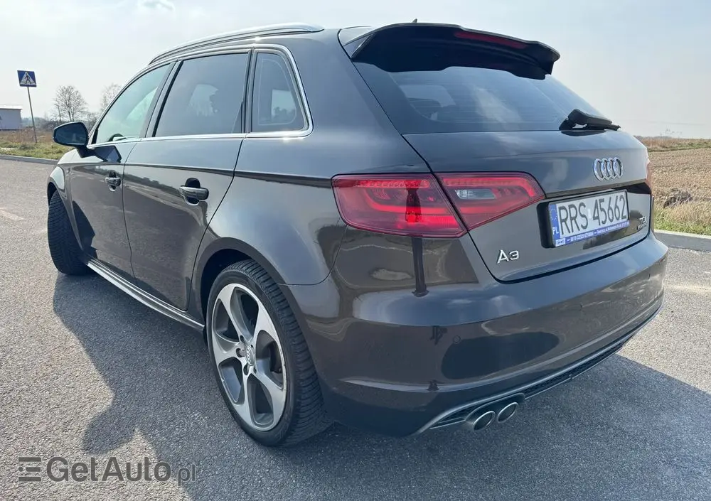 AUDI A3 Sportback 2.0 TDI (clean diesel) S line Sportpaket