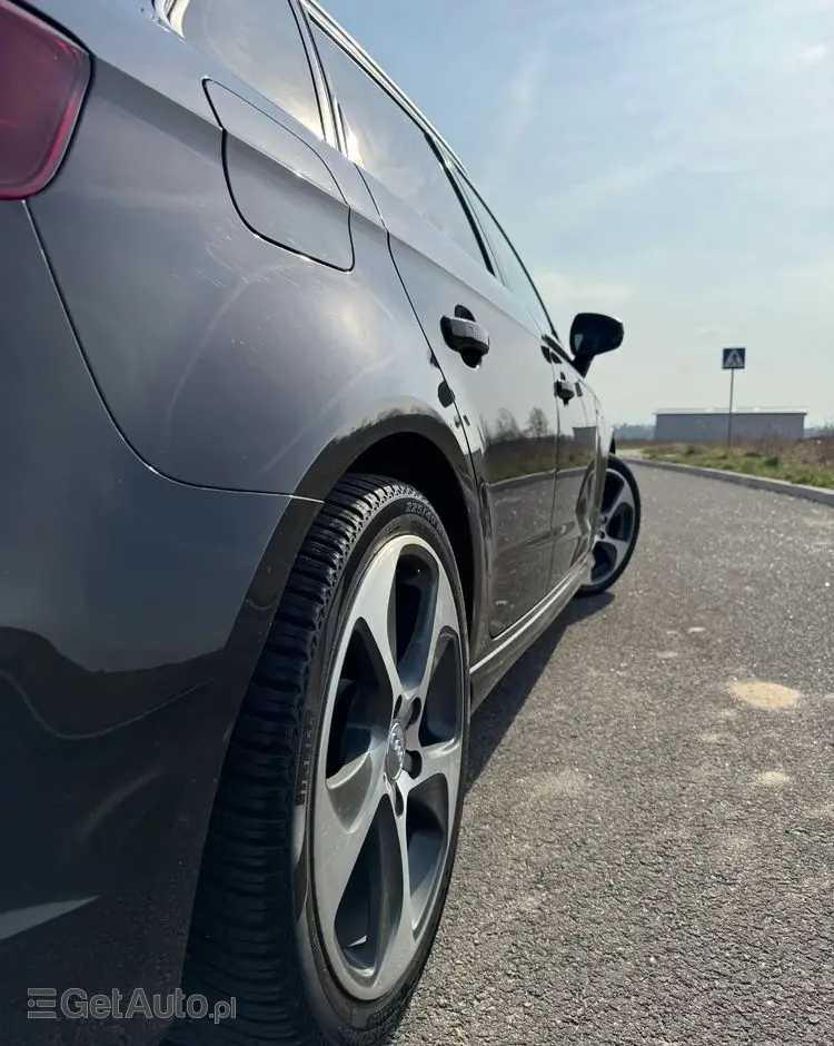 AUDI A3 Sportback 2.0 TDI (clean diesel) S line Sportpaket