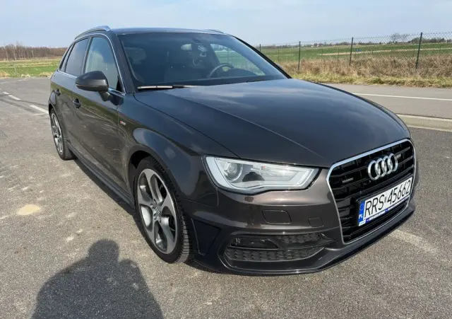 AUDI A3 Sportback 2.0 TDI (clean diesel) S line Sportpaket