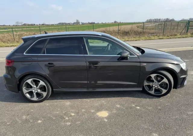 AUDI A3 Sportback 2.0 TDI (clean diesel) S line Sportpaket