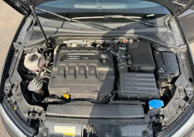 AUDI A3 Sportback 2.0 TDI (clean diesel) S line Sportpaket