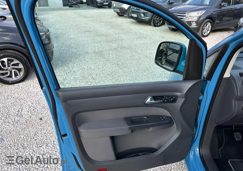 VOLKSWAGEN Caddy 4Motion