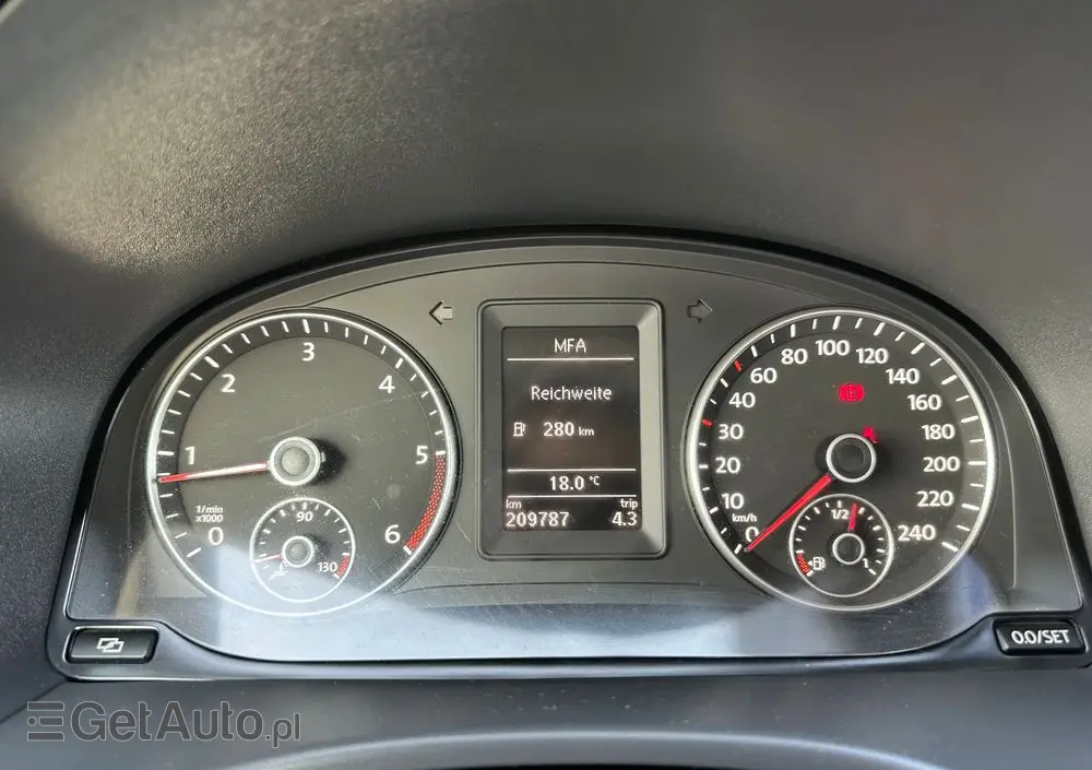 VOLKSWAGEN Caddy 4Motion