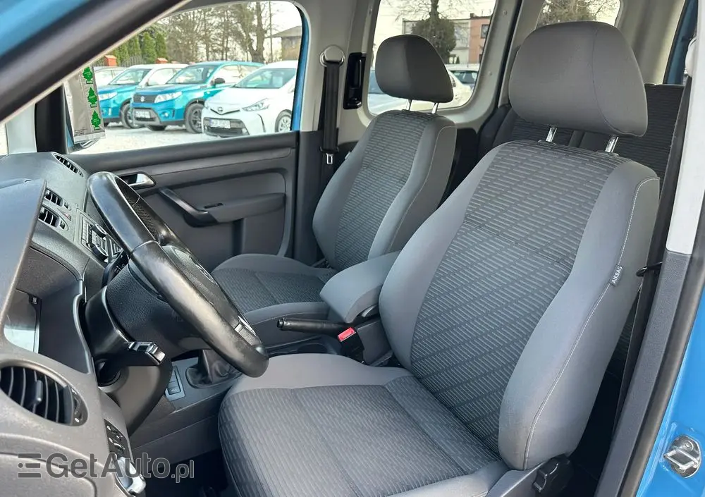 VOLKSWAGEN Caddy 4Motion