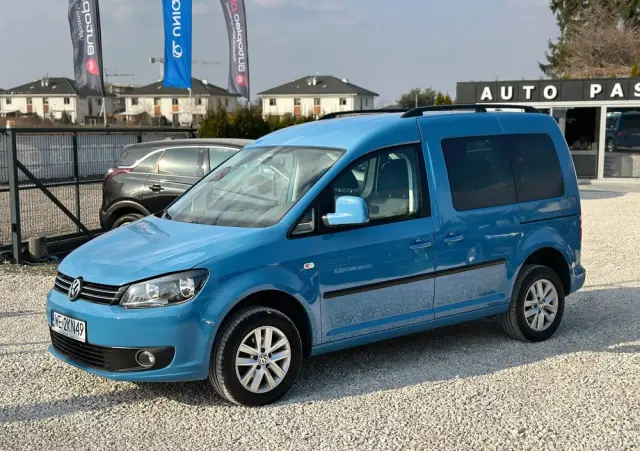 VOLKSWAGEN Caddy 4Motion