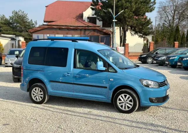 VOLKSWAGEN Caddy 4Motion