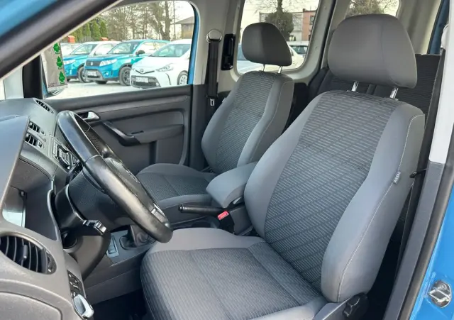 VOLKSWAGEN Caddy 4Motion