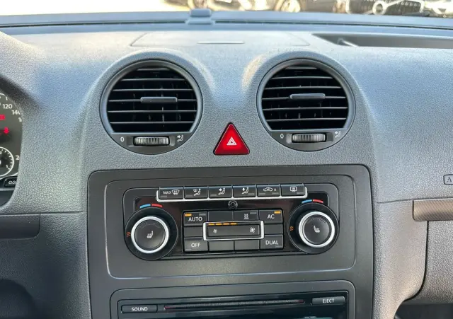 VOLKSWAGEN Caddy 4Motion