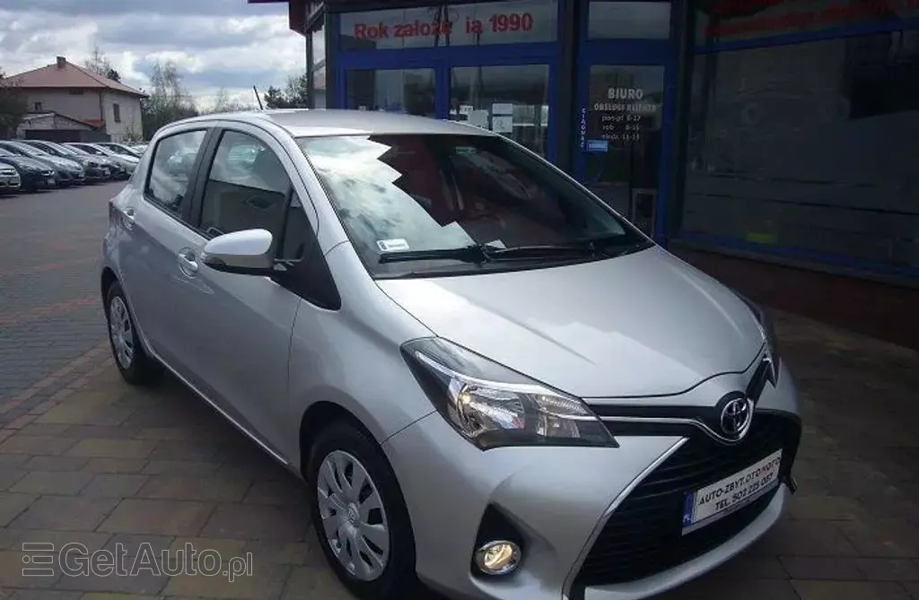TOYOTA Yaris 