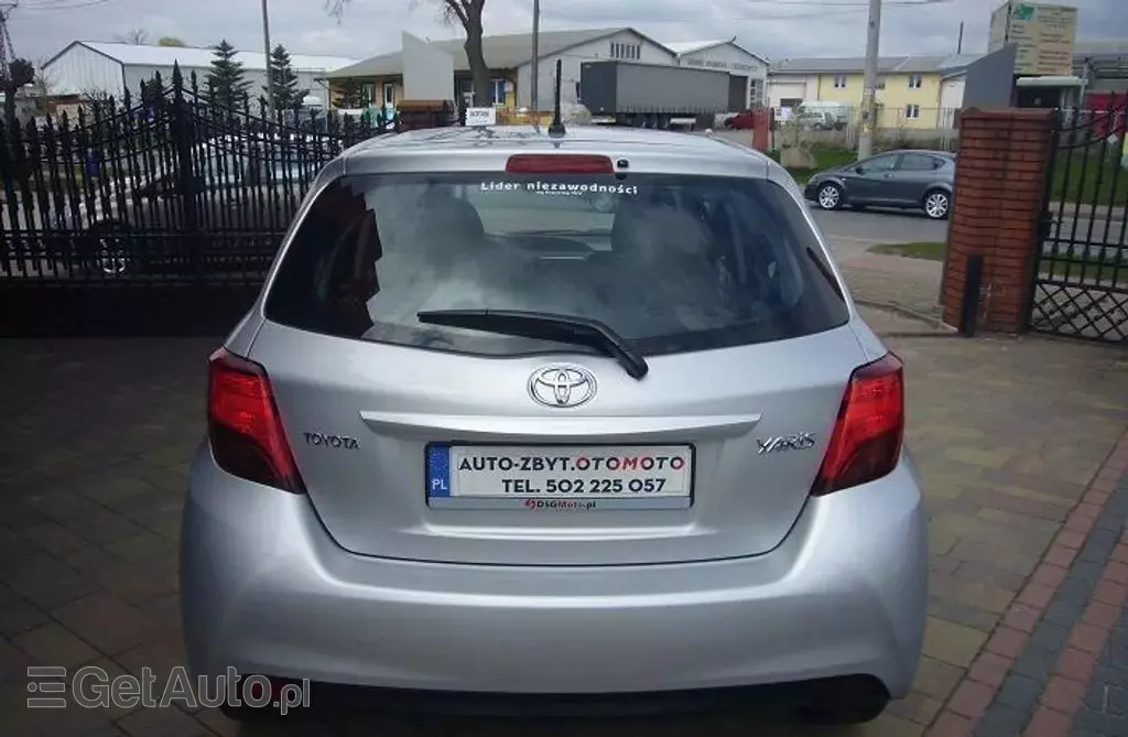 TOYOTA Yaris 