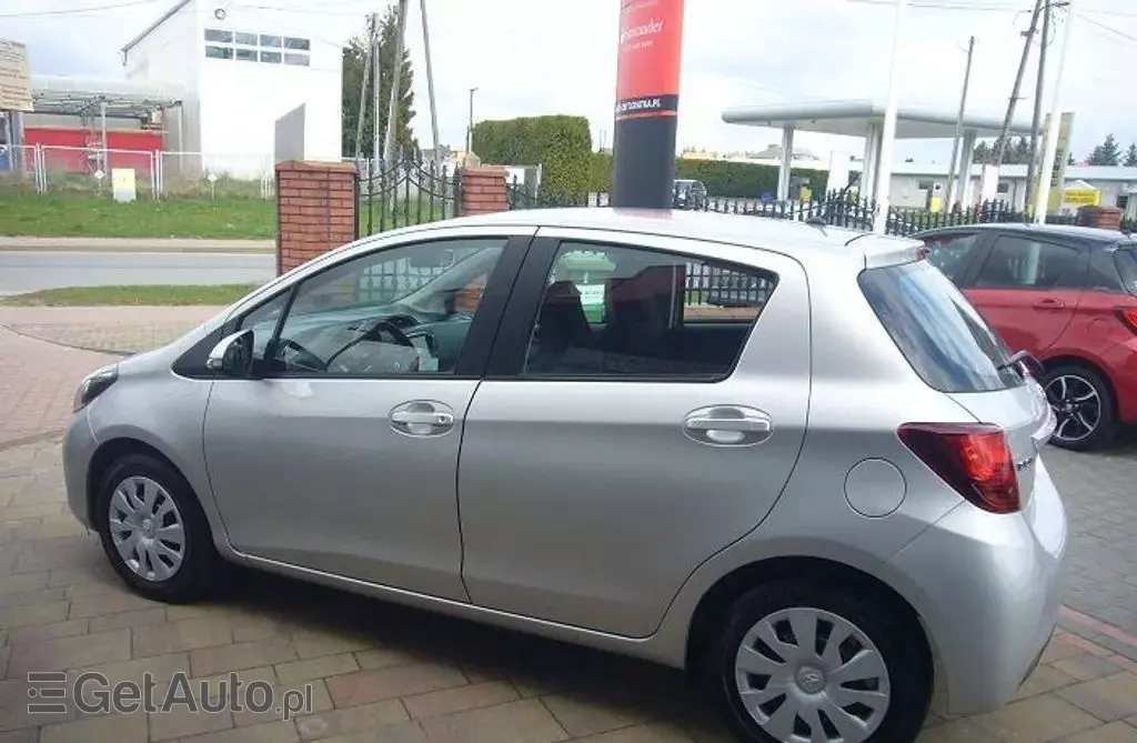TOYOTA Yaris 