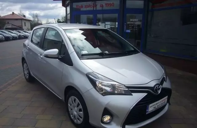 TOYOTA Yaris 