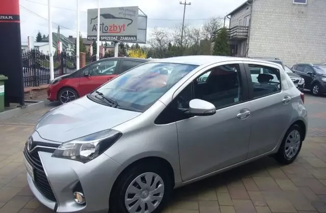 TOYOTA Yaris 