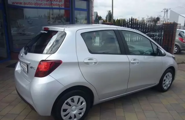TOYOTA Yaris 