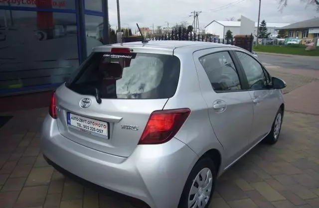 TOYOTA Yaris 