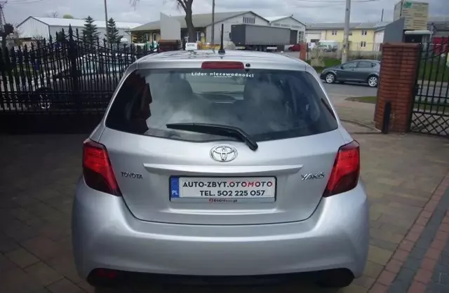 TOYOTA Yaris 