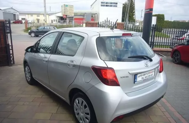TOYOTA Yaris 