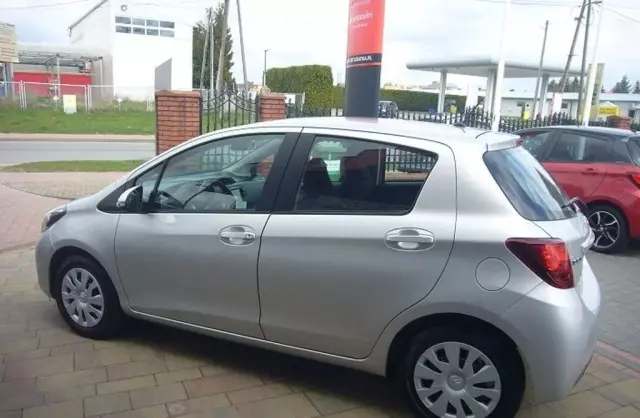 TOYOTA Yaris 
