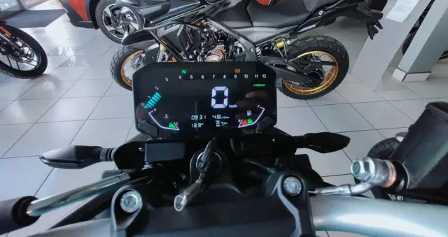 VOGE R125 