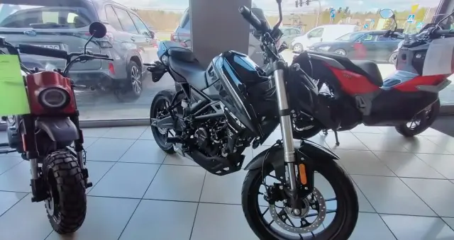 VOGE R125 