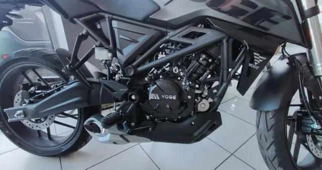 VOGE R125 
