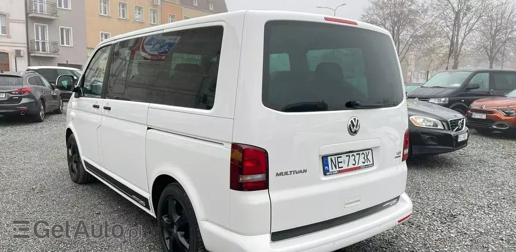 VOLKSWAGEN Multivan 