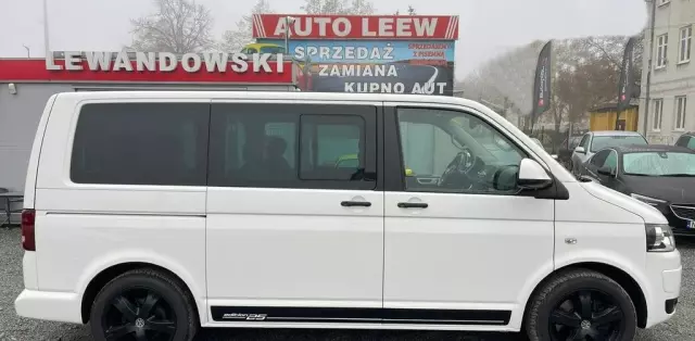 VOLKSWAGEN Multivan 