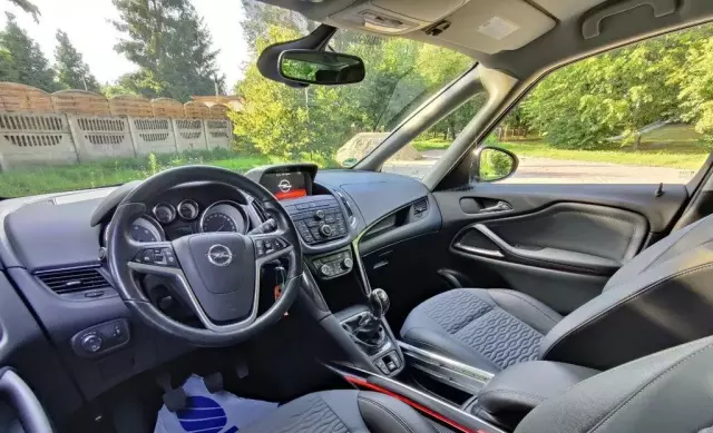 OPEL Zafira 