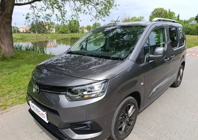 TOYOTA Proace City Verso 1.5 D-4D Business