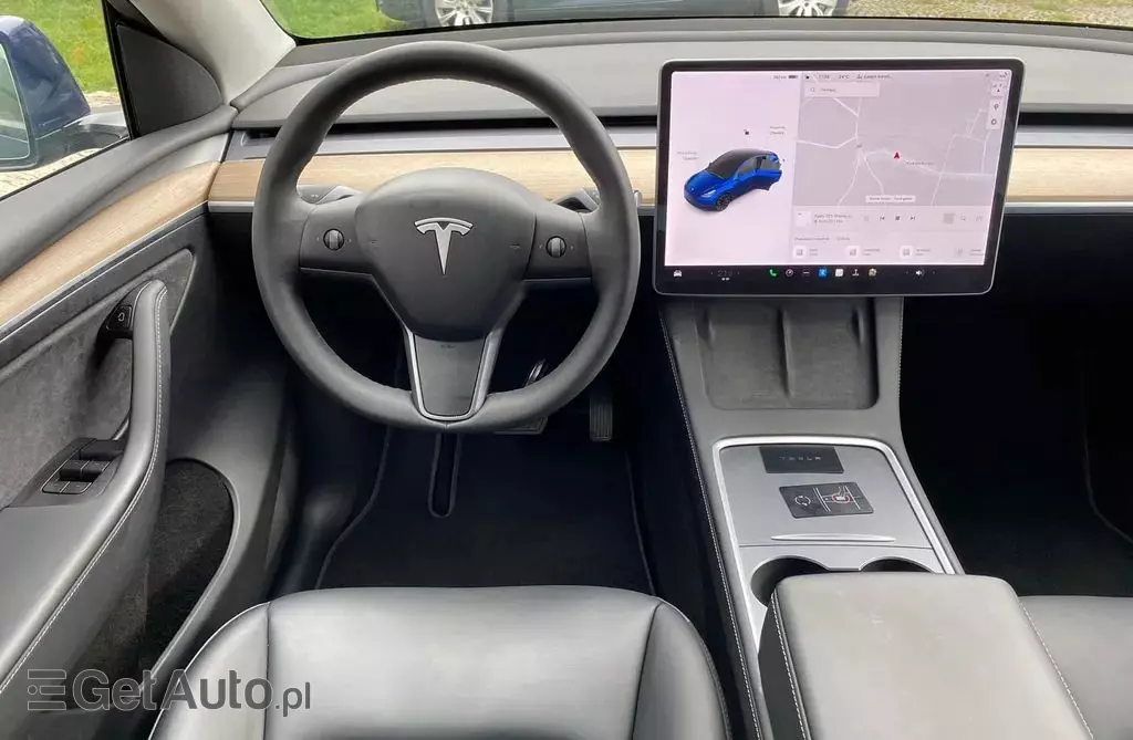 TESLA Y 
