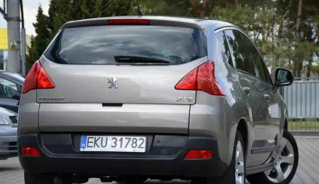 PEUGEOT 3008 