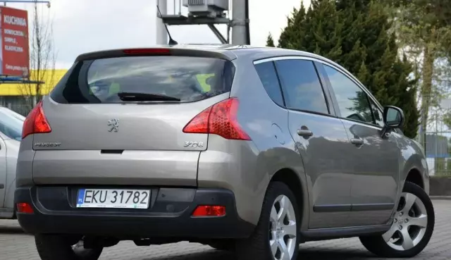 PEUGEOT 3008 