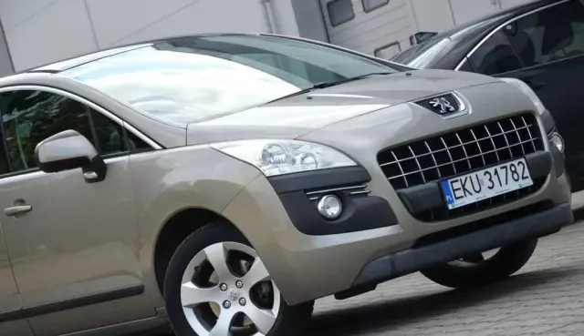 PEUGEOT 3008 